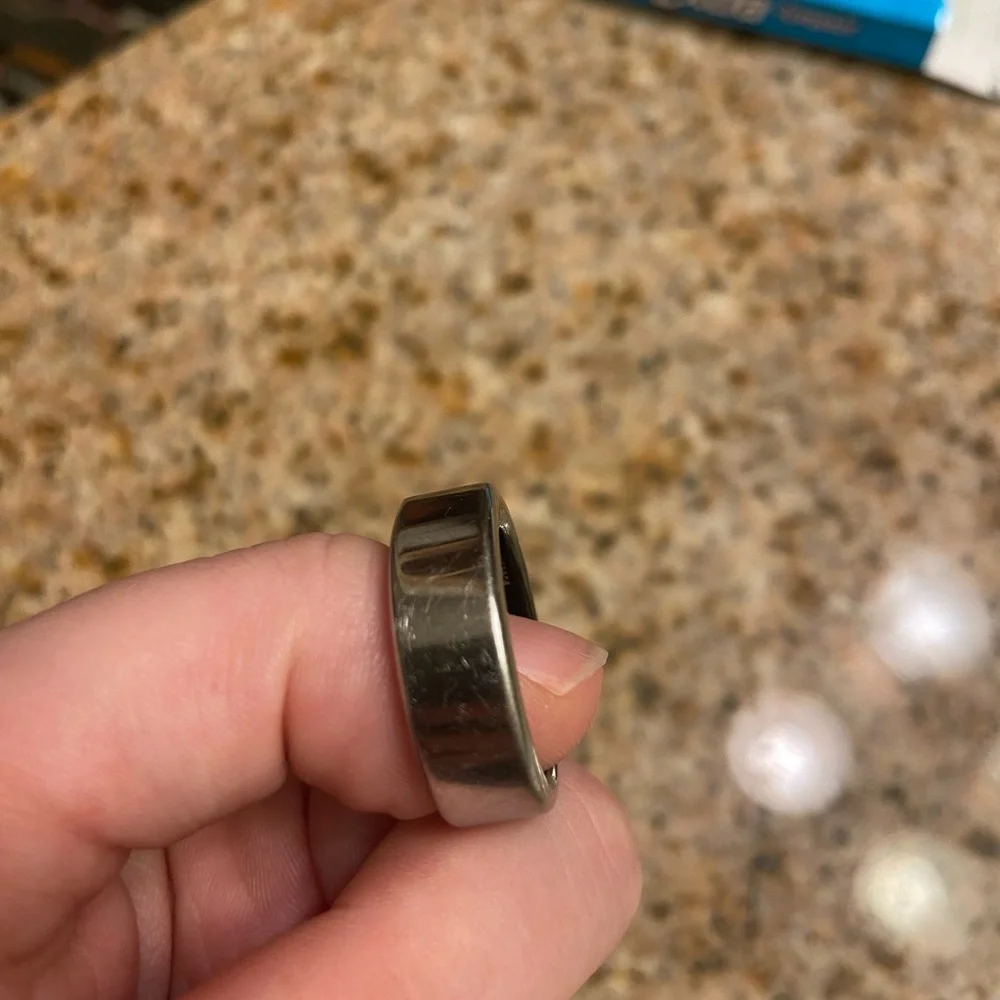 Oura Black Charging Dock with Magnetic Ring